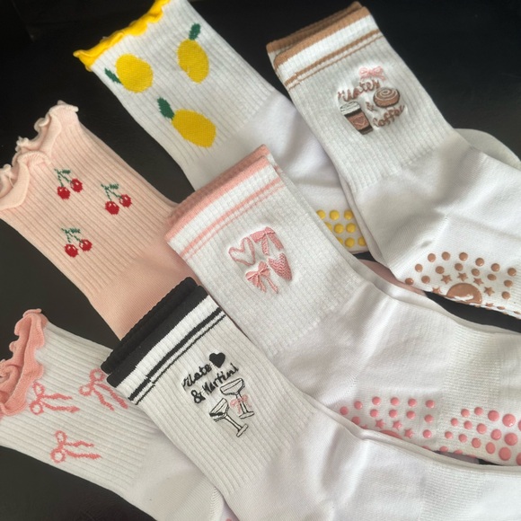 ALO Yoga Other - PILATES SOCKS